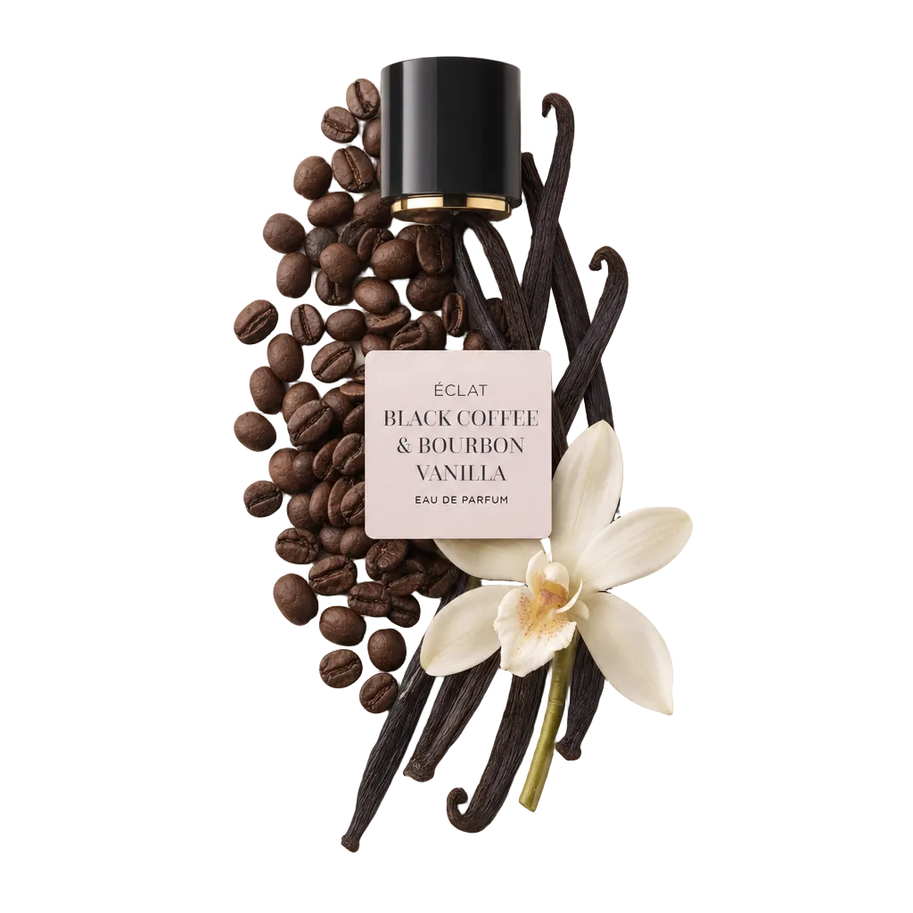 Kompozycja z ziaren kawy i strąków wanilii wokół czarnej nakrętki z etykietą ÉCLAT Black Coffee & Bourbon Vanilla.