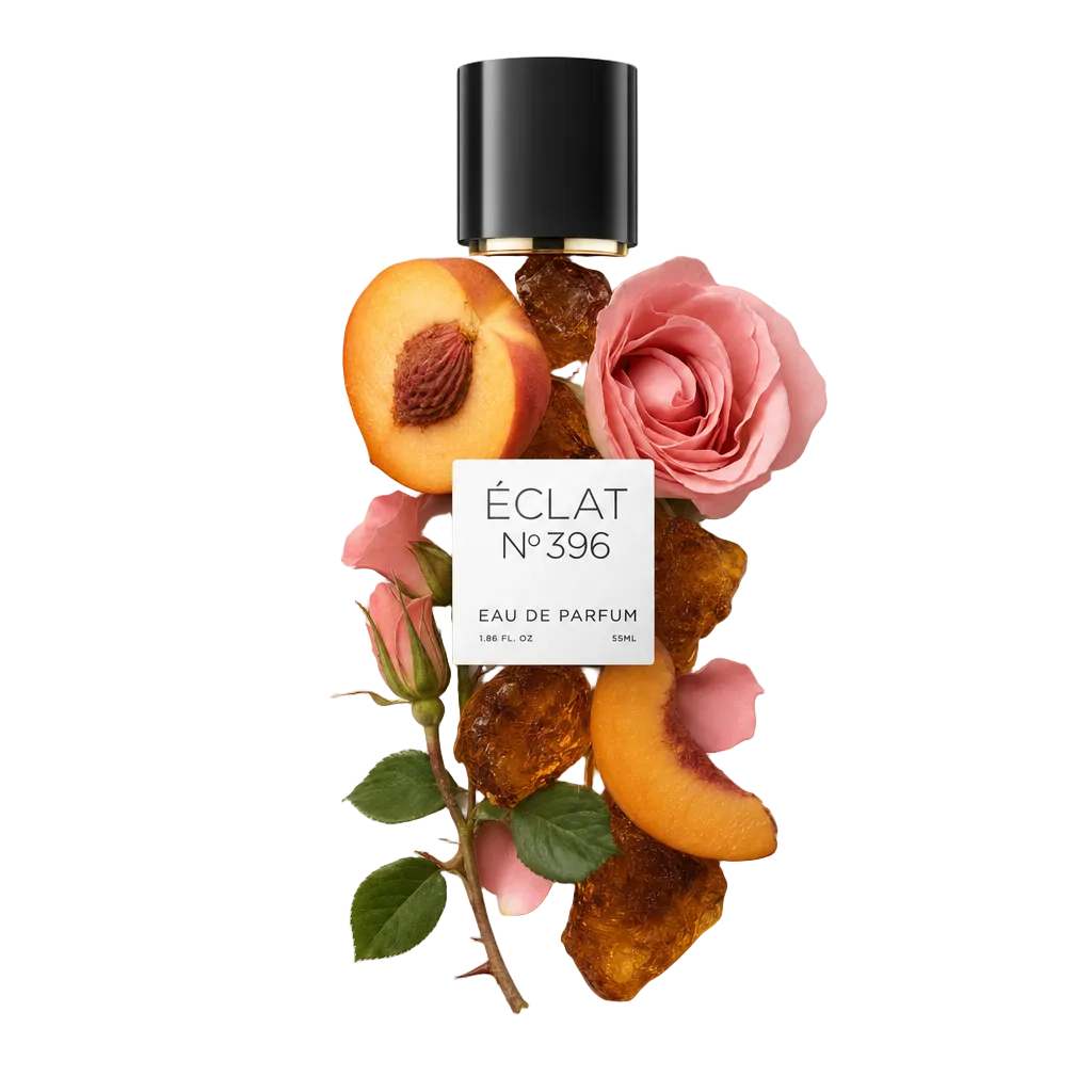 Kompozycja z różową różą, plasterkami brzoskwini i bursztynowymi kamieniami wokół czarnej nasadki z etykietą ÉCLAT Rose & Peach.