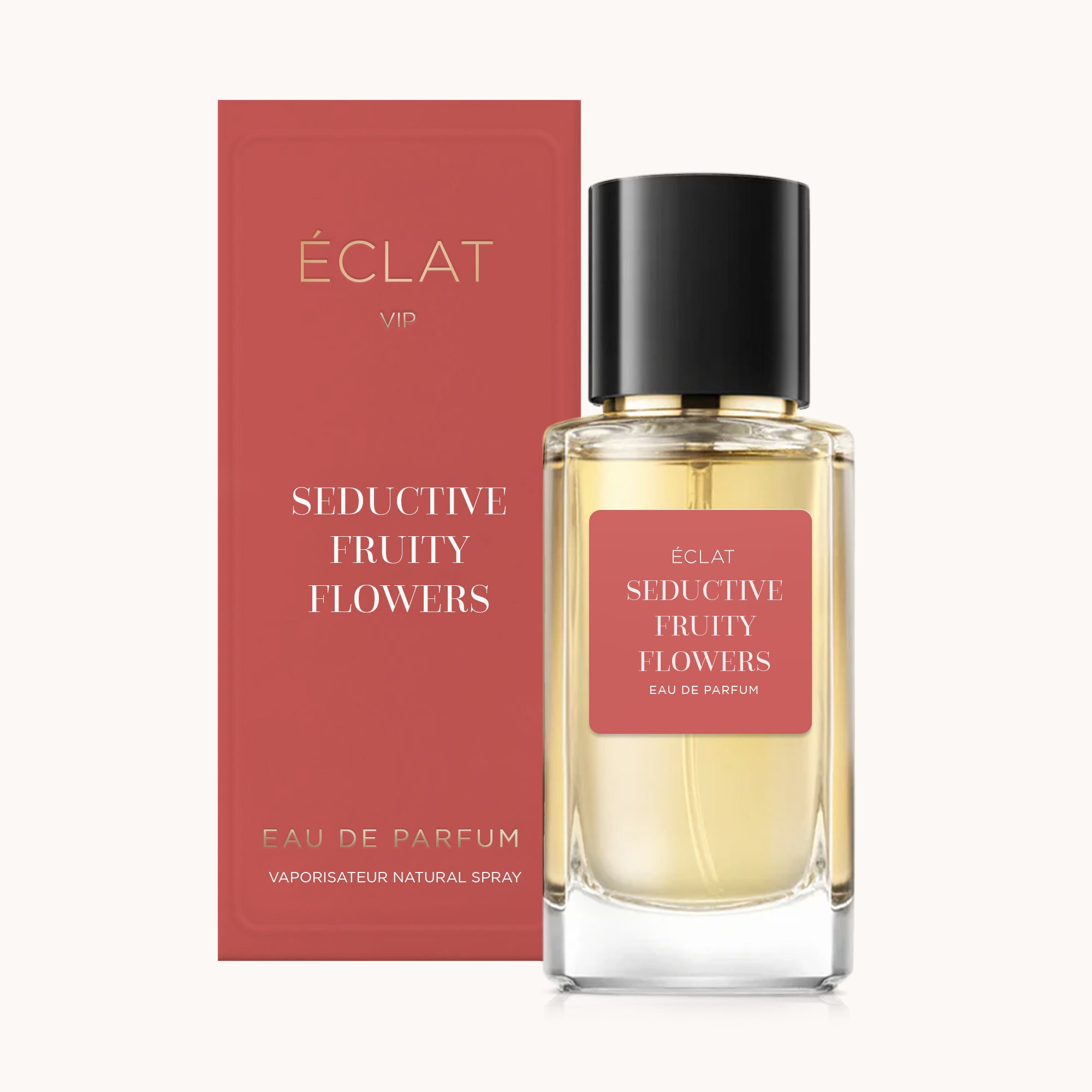 Elegancka szklana butelka z czarną zakrętką i czerwoną etykietą, obok pasującego czerwonego pudełka z ÉCLAT Seductive Fruity Flowers.