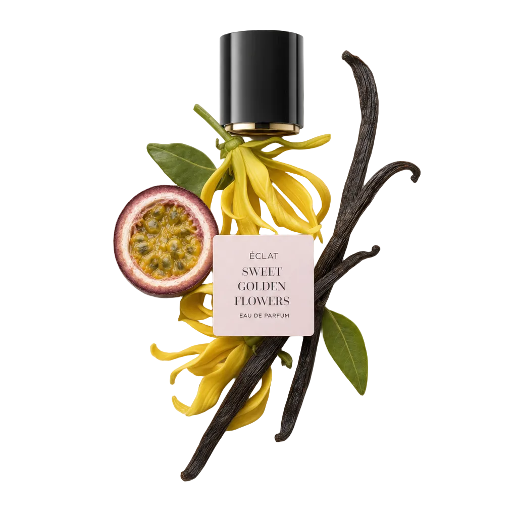 Czarna nakrętka z etykietą otoczona żółtymi kwiatami, połówką owocu pasji, zielonymi liśćmi i laskami wanilii, reprezentującymi ÉCLAT Sweet Golden Flowers.