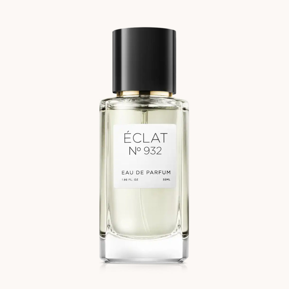 Fasetowany szklany flakon z czarną matową zakrętką zawierający ÉCLAT Fresh Cypress Eau de Parfum.